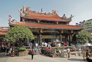 Longshan_Temple,_Taipei_01